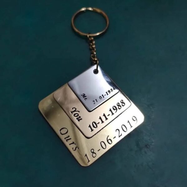 Personalized Stainless Steel Keychain for Couples with Important Dates - Customized Gift - Engraved Dates - High-Quality Material