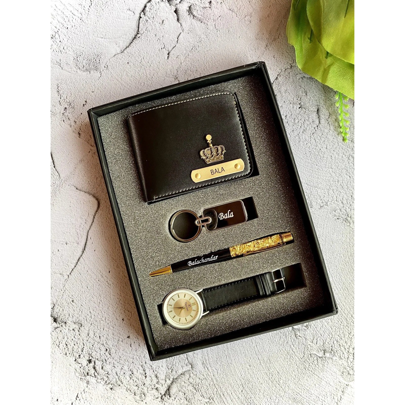 Personalised men’s wallet keychain pen and watch 4 piece combo 3