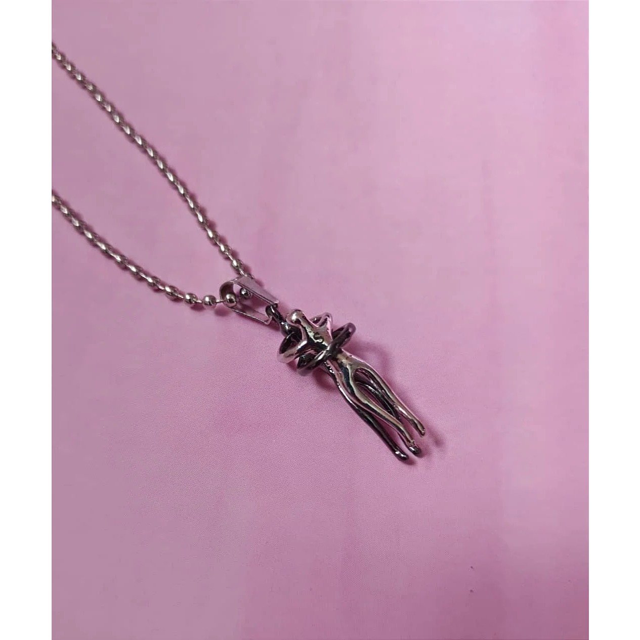 personalised hug pendant necklace name 2
