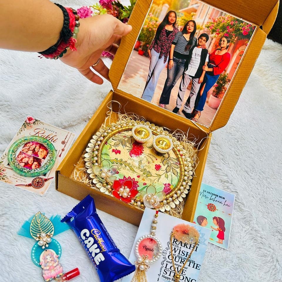 Personalised Bhaiya Bhabhi Rakhi Hamper – Resin Couple Rakhi, Photo Fridge Magnet & Pooja Thali Gift Box