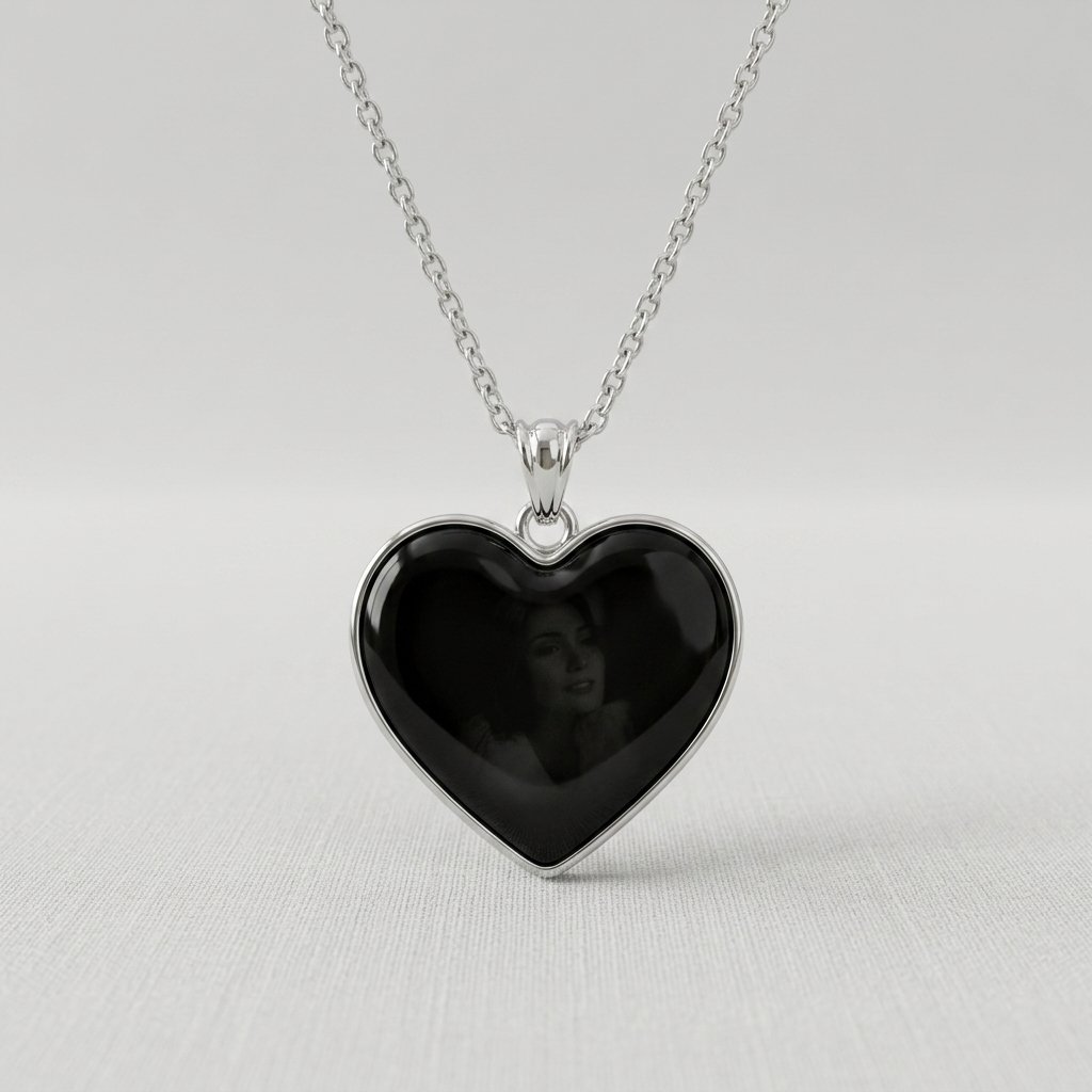 Personalized Magic Heat Reveal Photo Necklace — gift-ready presentation suitable for special occasions